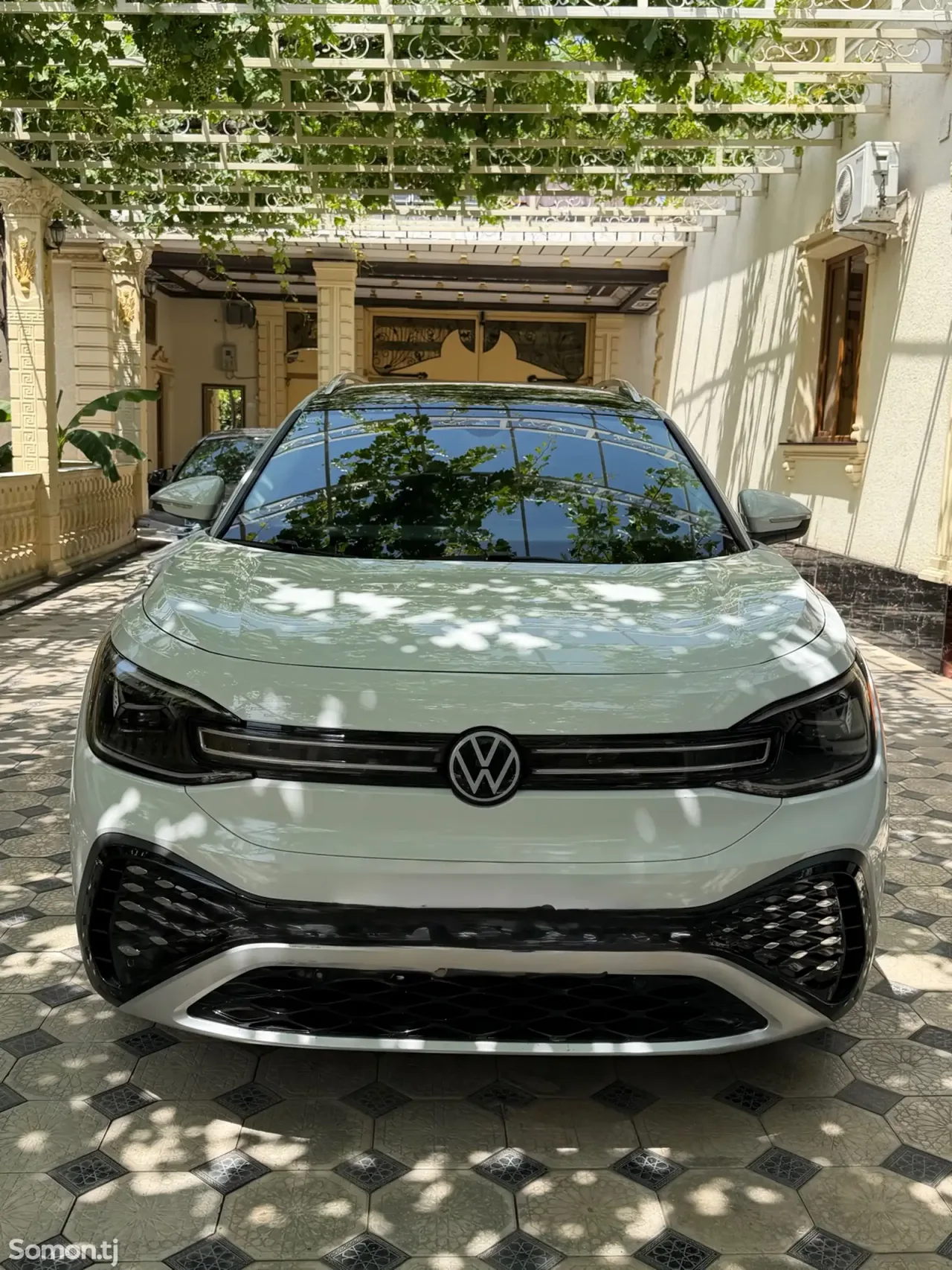 Volkswagen ID.6 2022 · AT