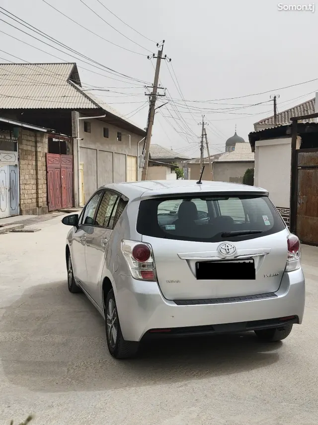 Toyota Corolla Verso 2015 · 1.6 MT