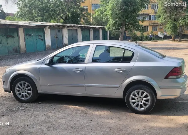 Opel Astra H 2008 · 1.6 MT