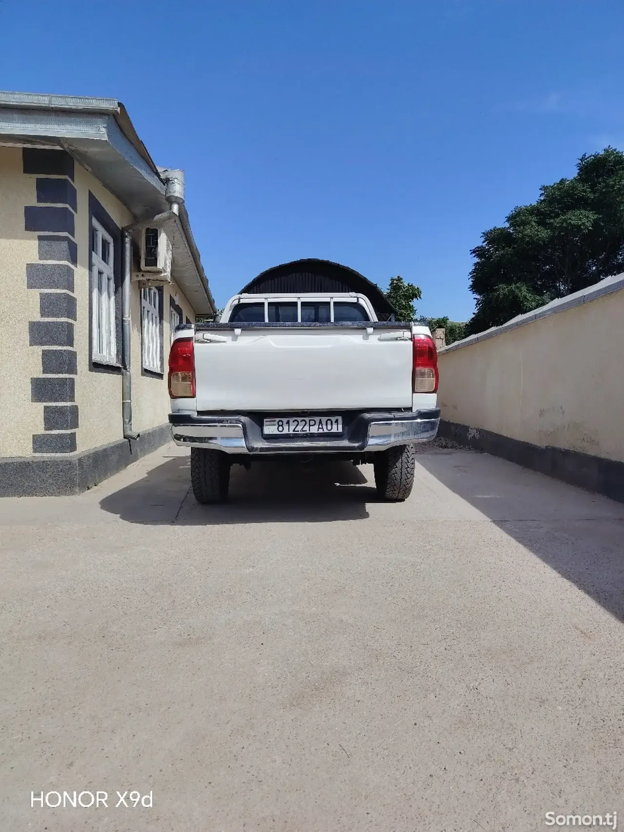 Toyota Hilux 2016 · 2.4 MT