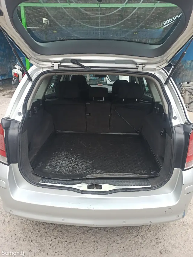 Opel Astra H 2006 · 1.8 MT