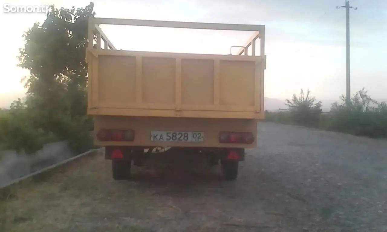 Москвич 408 1981 · 1.2 MT