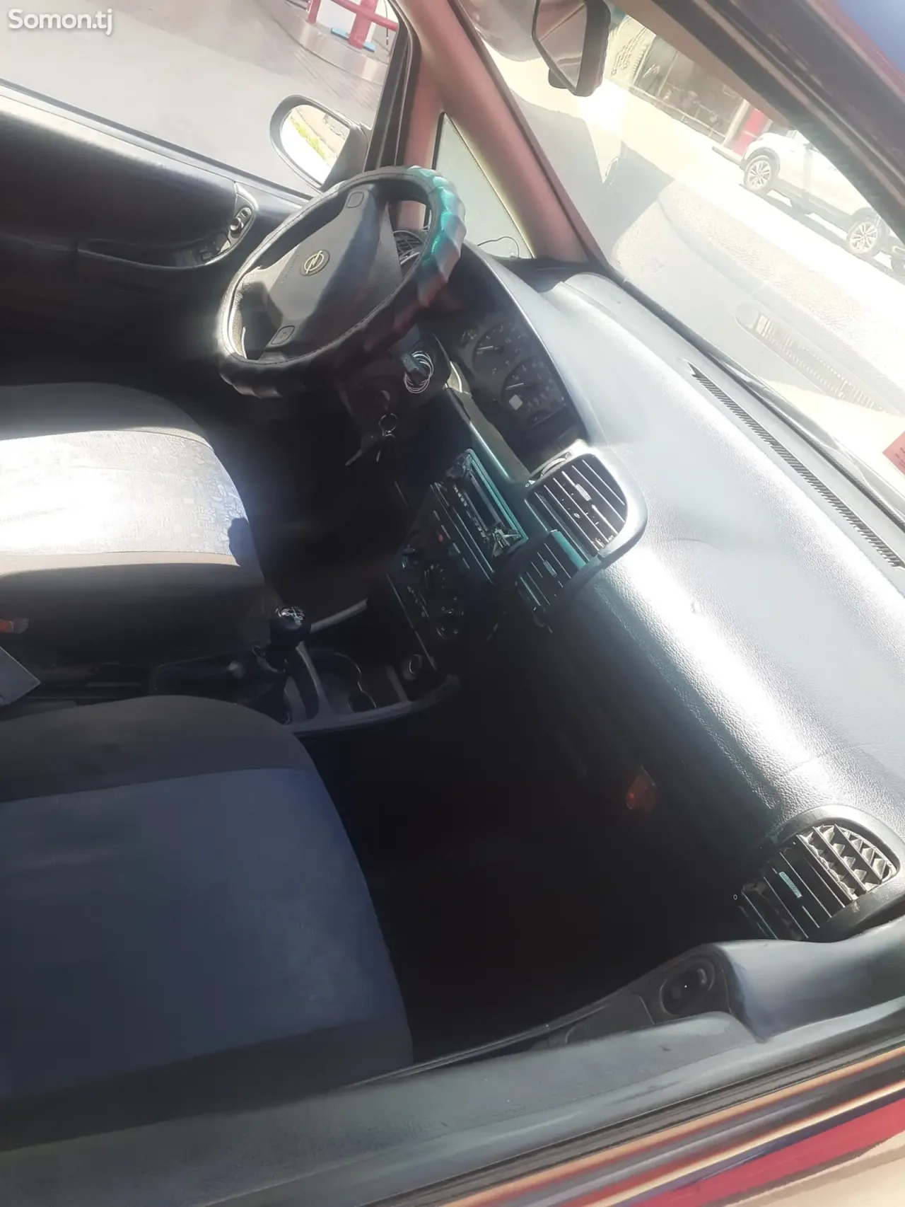 Opel Zafira 2000 · 1.8 MT