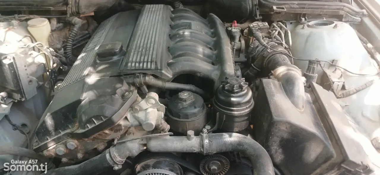 BMW 8 series 1998 · 2.8 MT