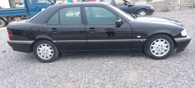 Mercedes-Benz C class 1999 · 2.2 MT