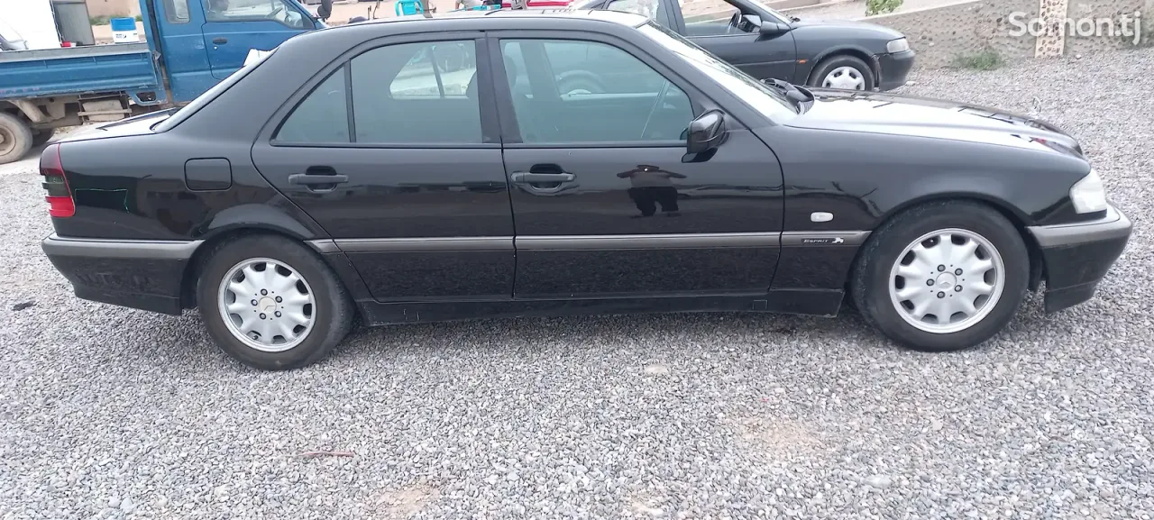 Mercedes-Benz C class 1999 · 2.2 MT