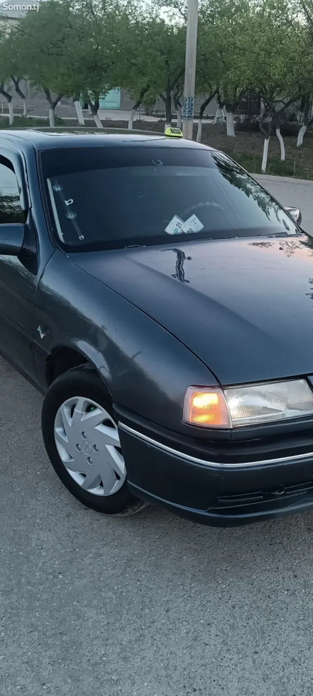 Opel Vectra A 1995 · 1.6 MT