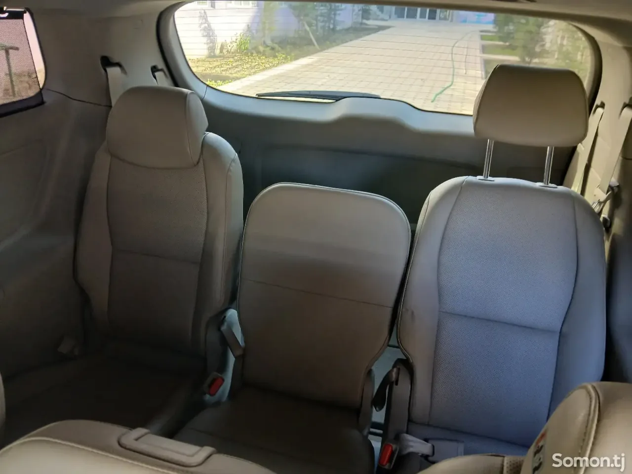 Kia Carnival 2015 · 2.2 AT