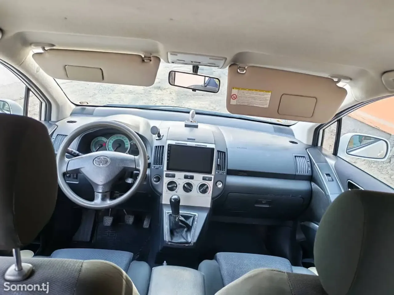 Toyota Corolla Verso 2007 · 2.2 MT