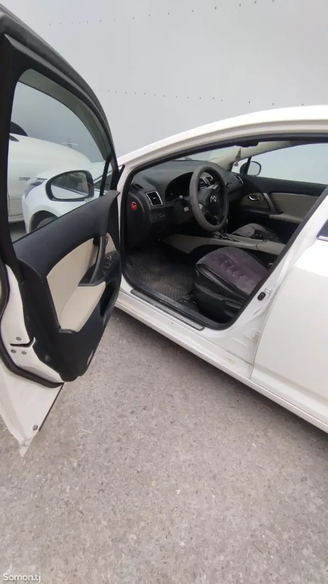 Toyota Avensis 2014 · 2.0 AT