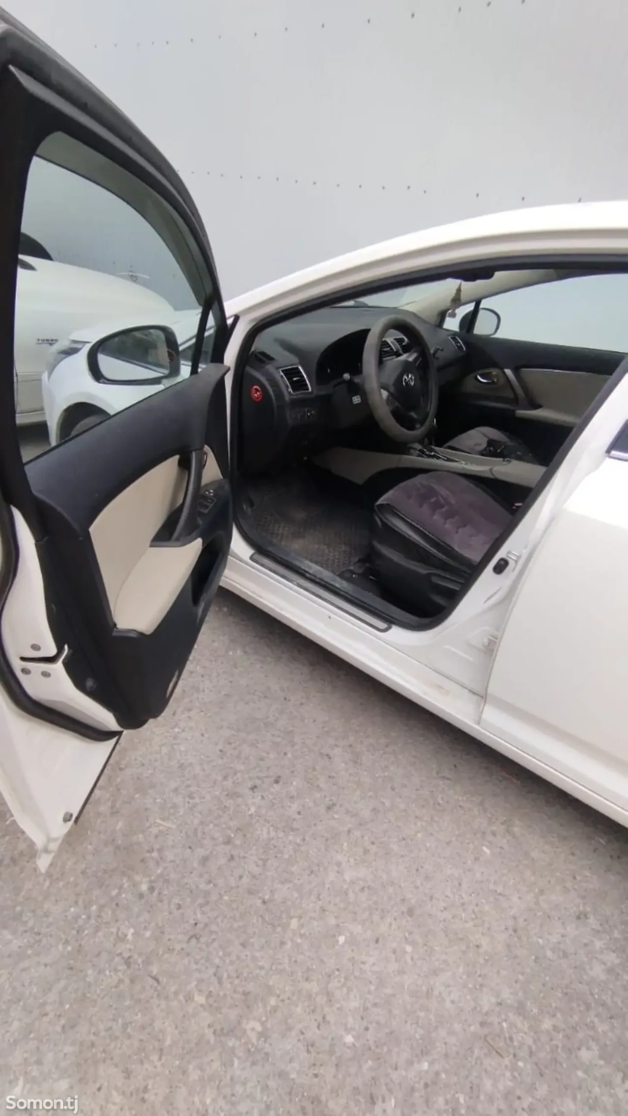Toyota Avensis 2014 · 2.0 AT
