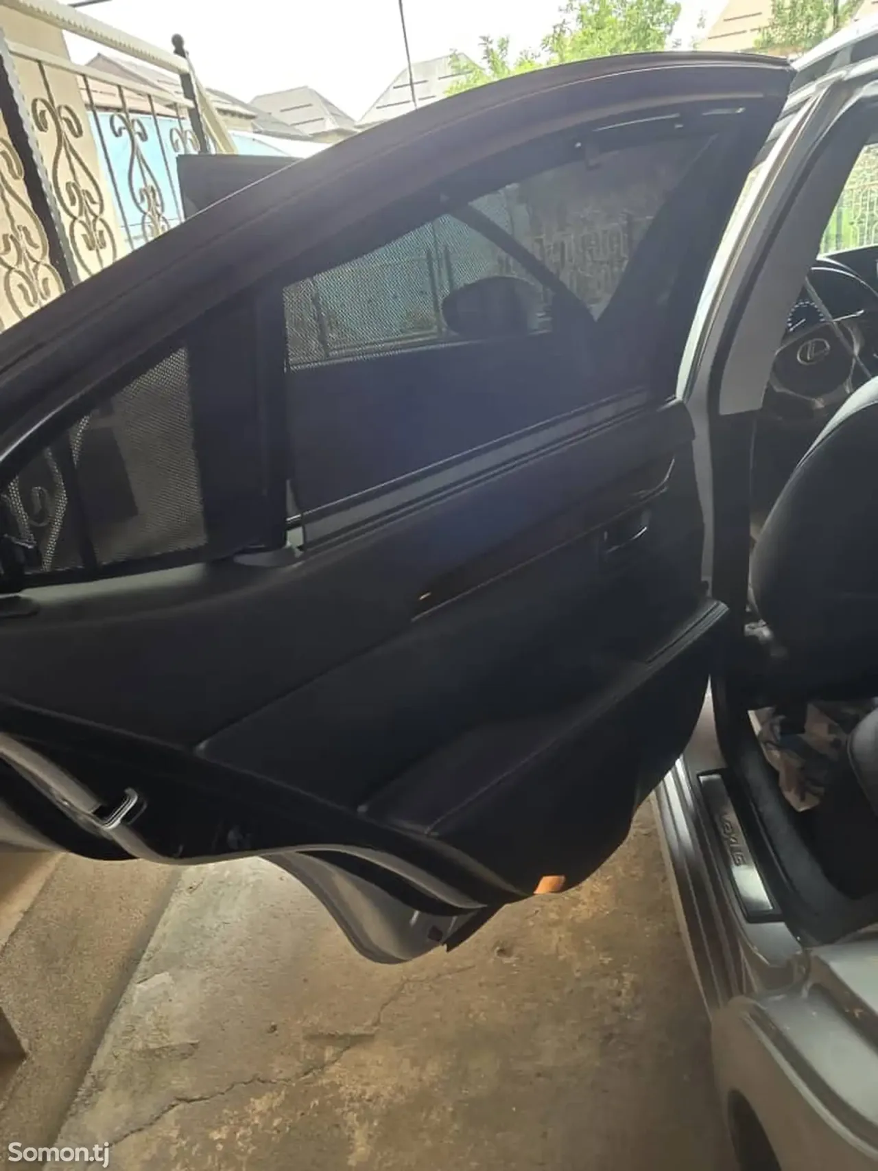 Lexus ES series 2015 · 2.5 AT