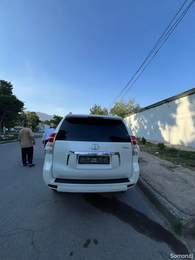 Toyota Land Cruiser Prado 2010 · 4.6 AT