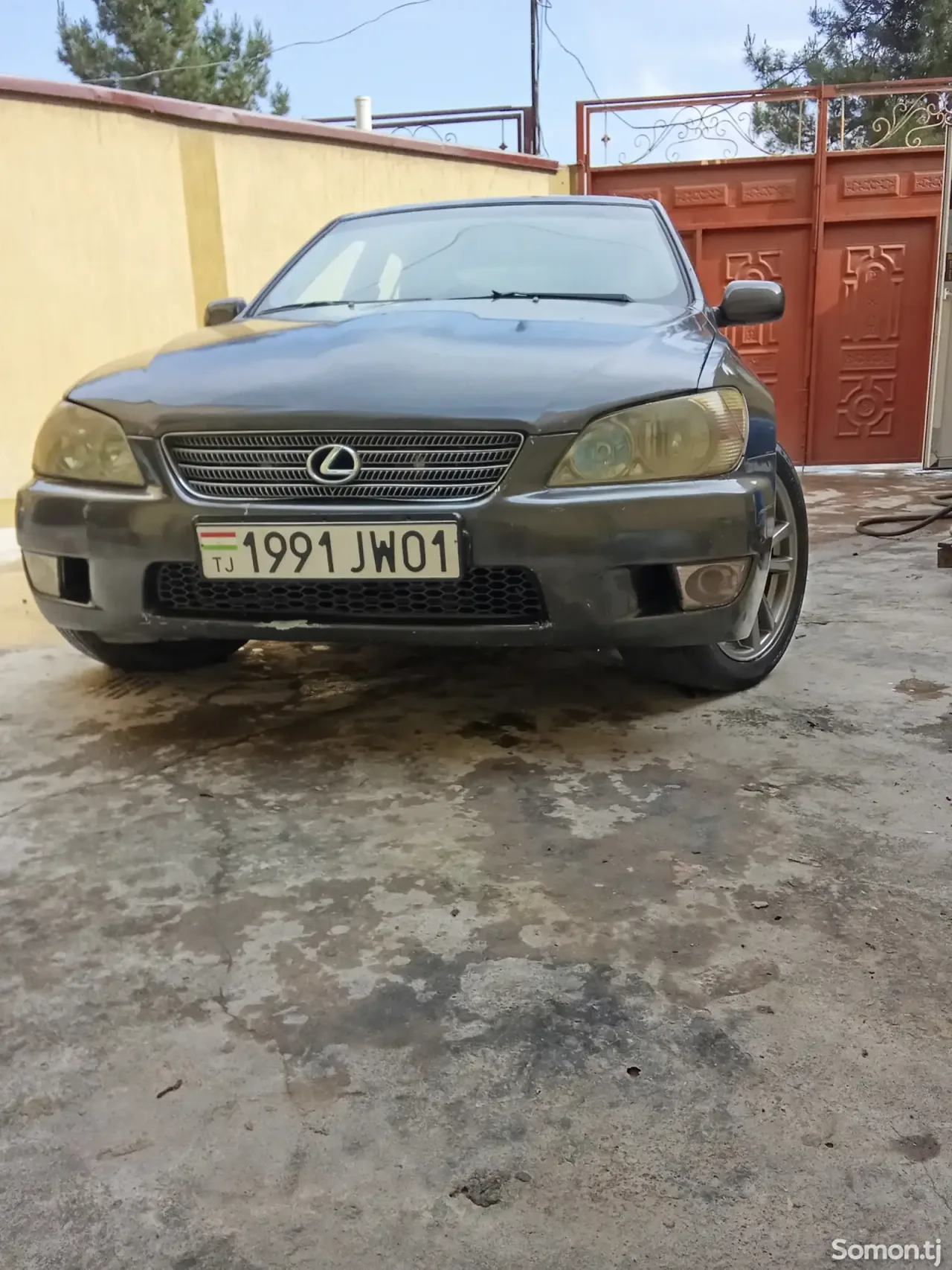 Lexus IS series 2001 · 2.0 MT