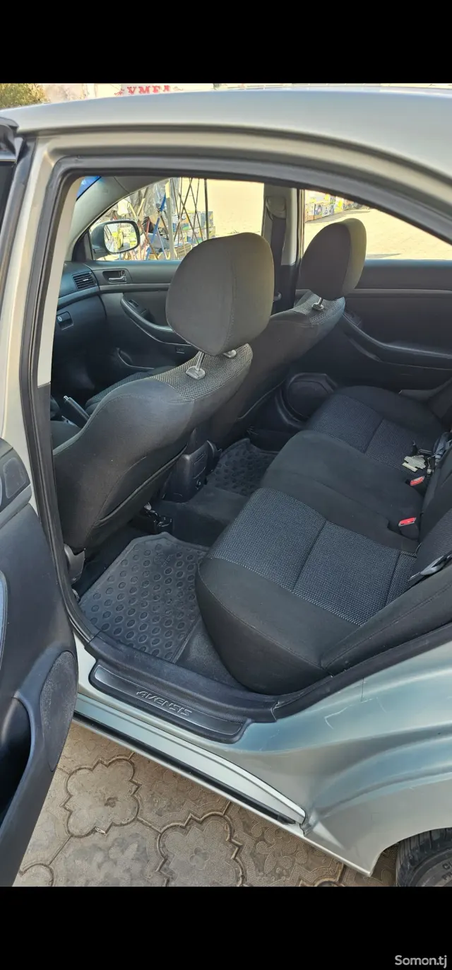 Toyota Avensis 2008 · 2.0 MT