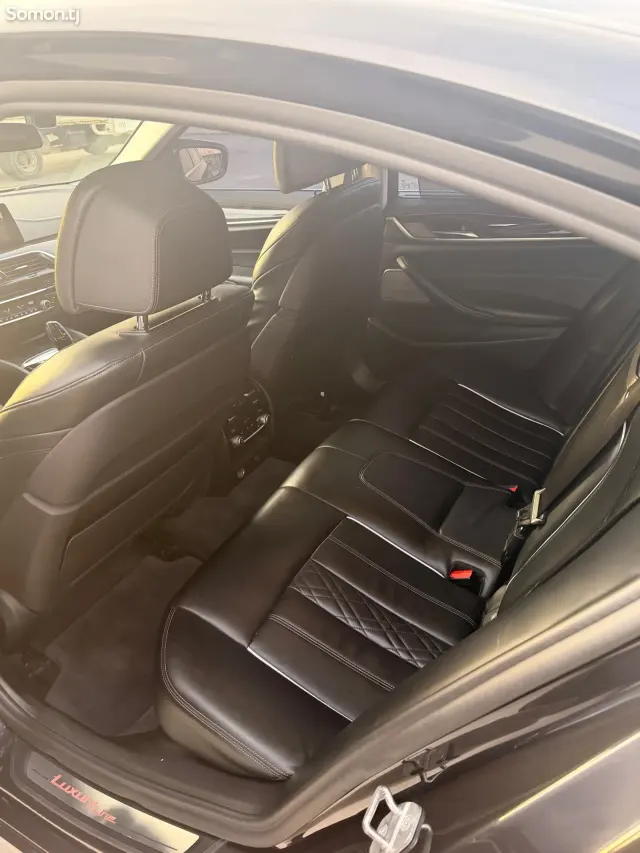 BMW 5 series 2018 · 3.0 AT