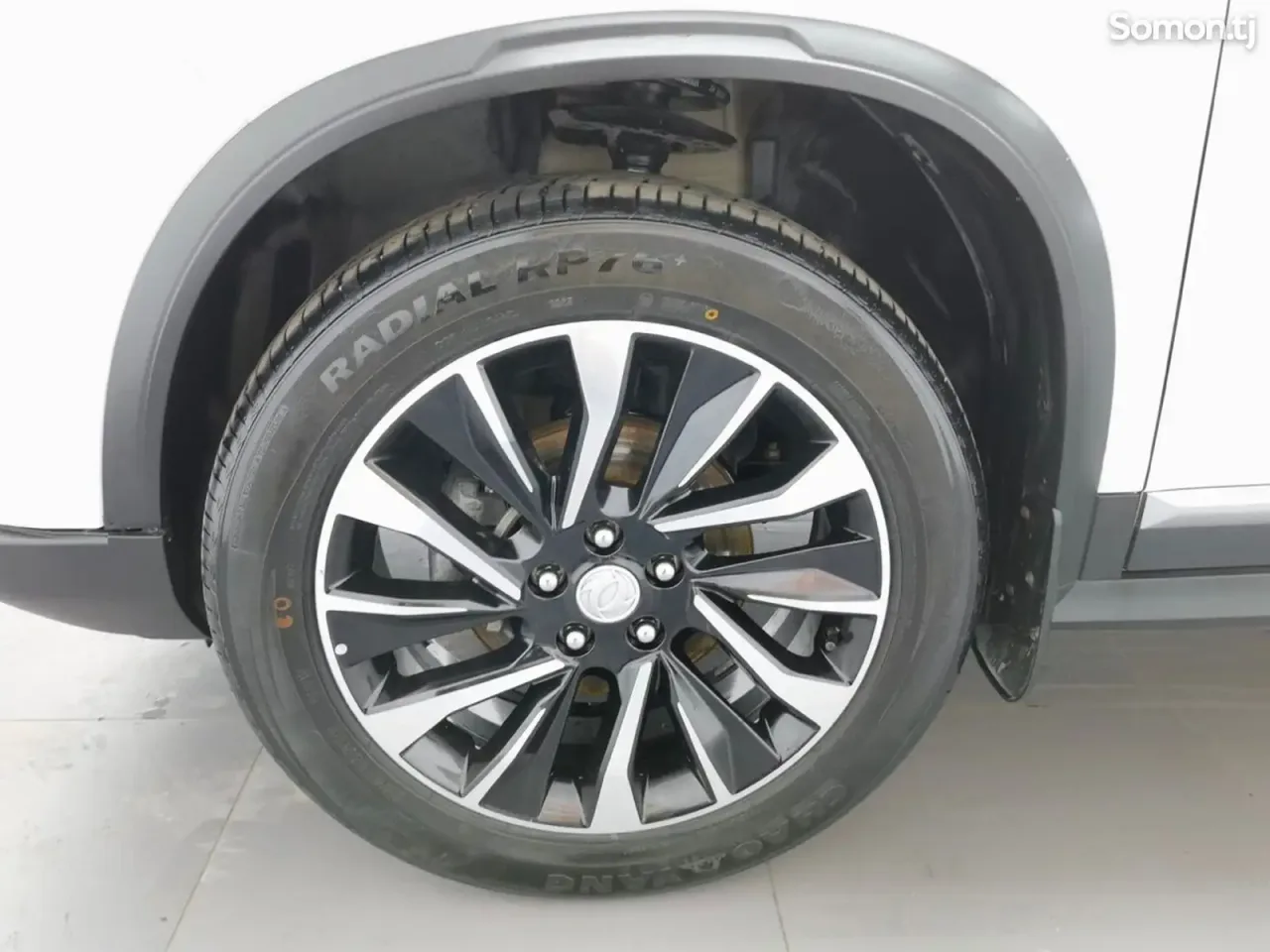 Dongfeng L8 2000 · 1.5 AT