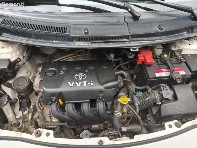 Toyota Vitz 2009 · 1.5 AT