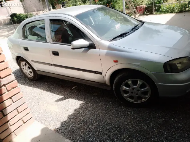 Opel Astra G 1998 · 1.6 MT