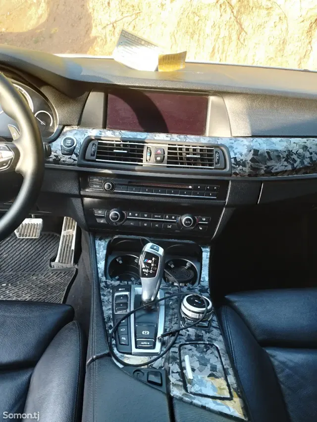 BMW 5 series 2012 · 3.5 AT