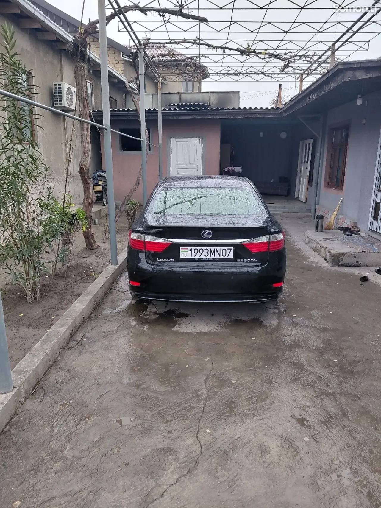 Lexus ES series 2014 · AT