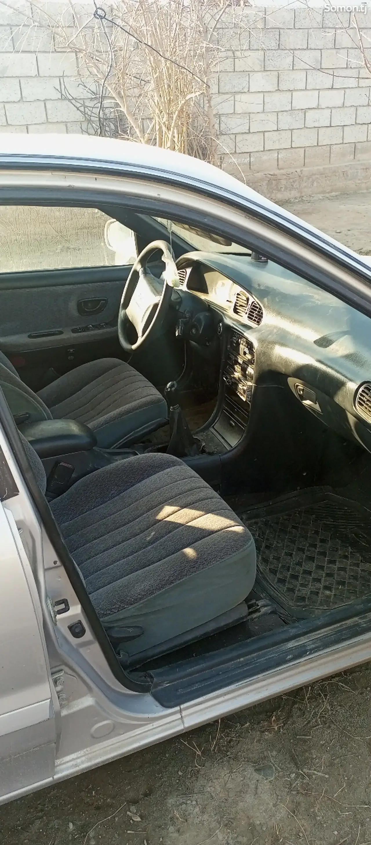 Hyundai Sonata 1994 · 1.8 MT