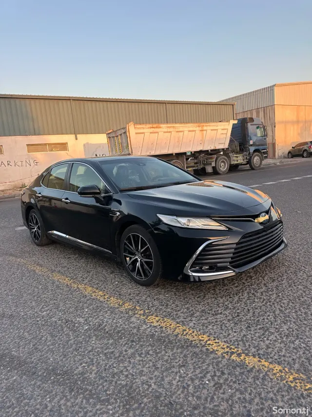 Toyota Camry 2017 · 2.5 AT