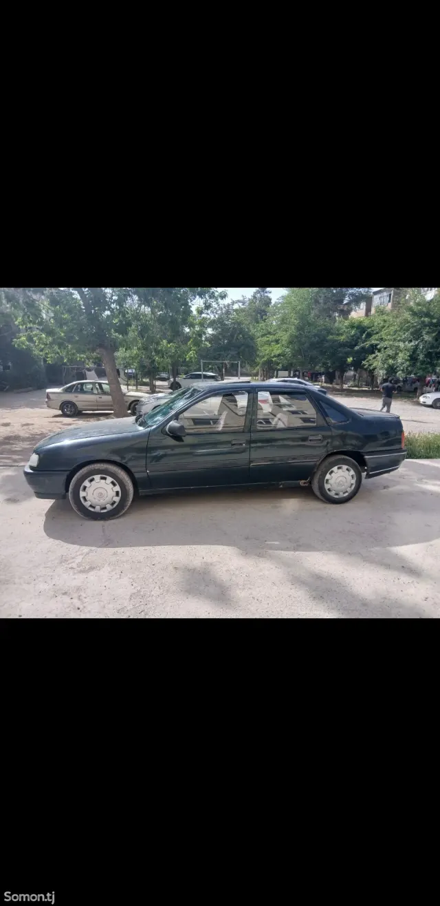 Opel Vectra A 1996 · 1.6 MT