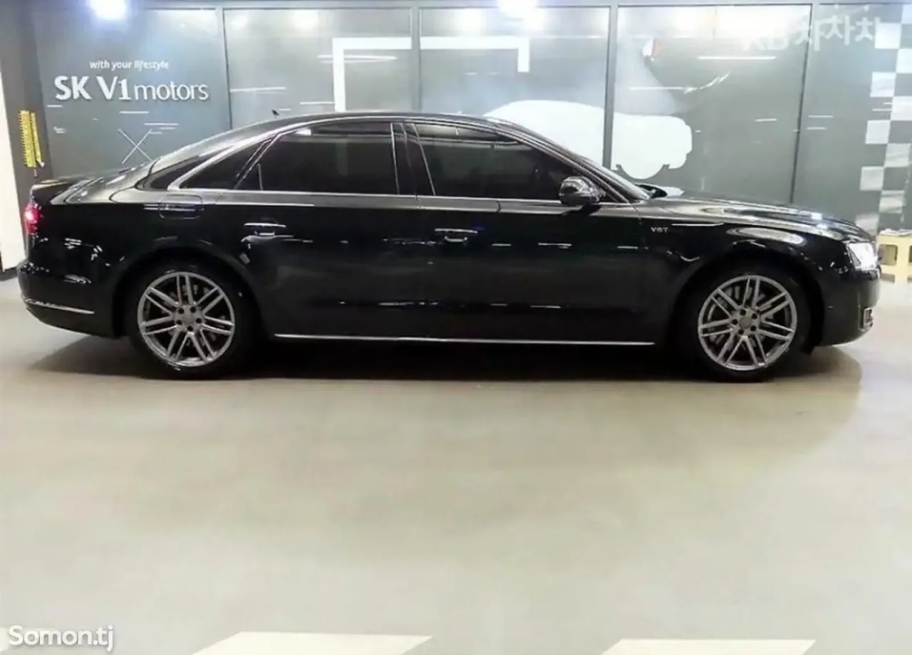 Audi A8 2015 · 4.2 AT