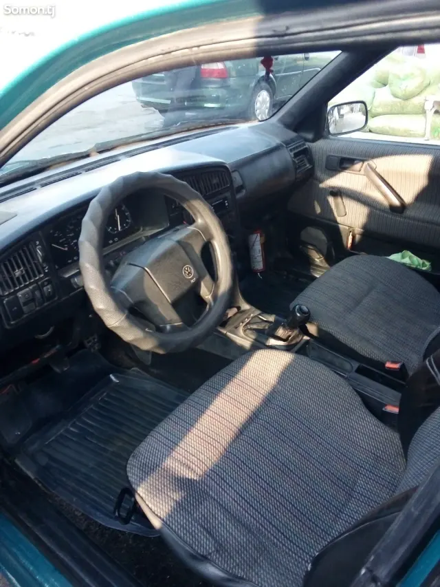 Volkswagen Passat 1993 · 1.8 MT