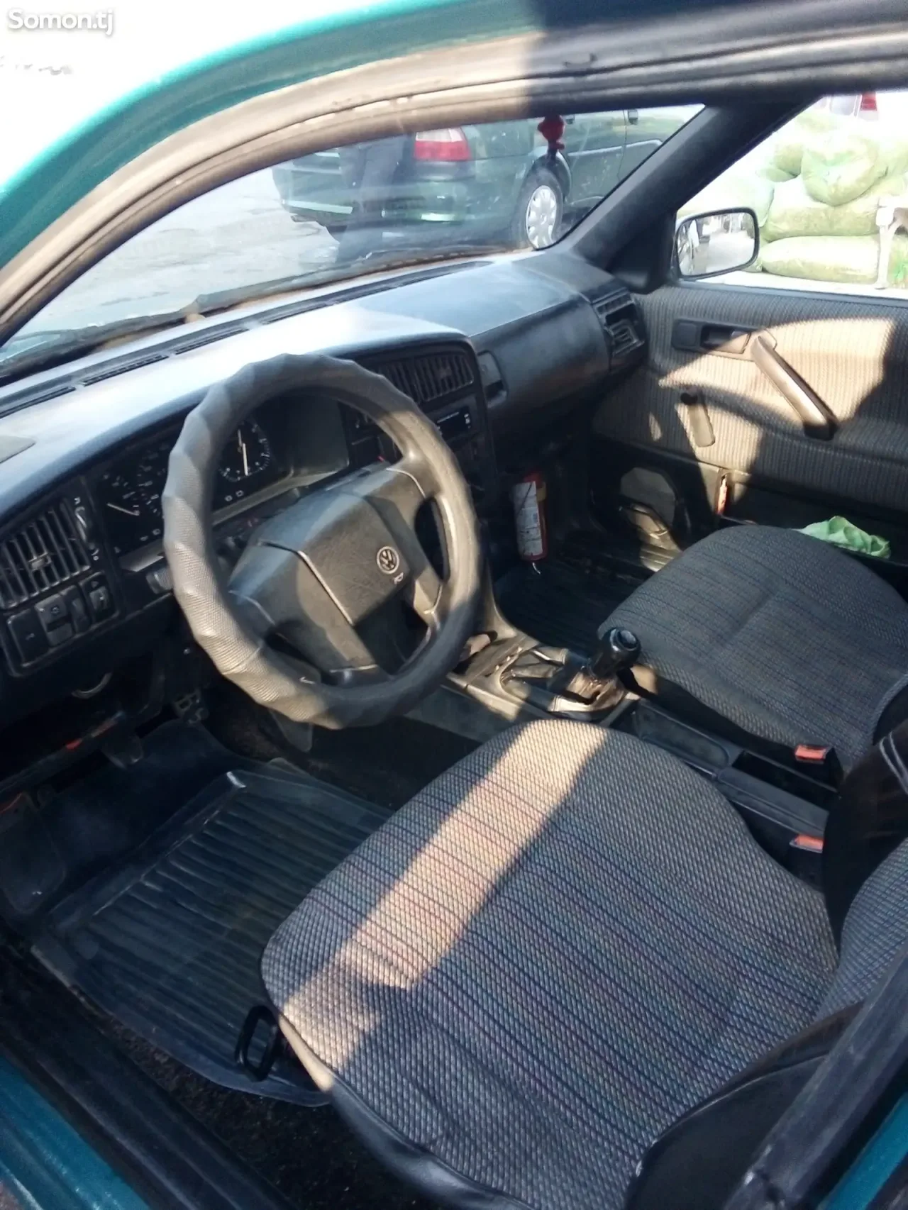 Volkswagen Passat 1993 · 1.8 MT