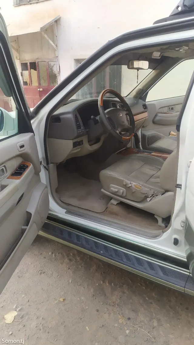 Infiniti QX series 2004 · AT