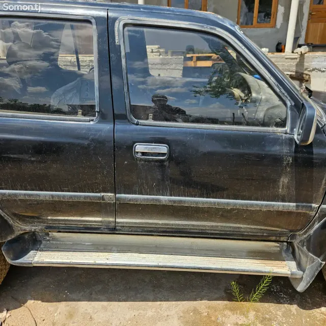 Toyota Hilux Surf 1996 · 3.0 AT