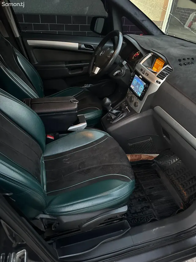 Opel Zafira 2010 · 1.8 MT