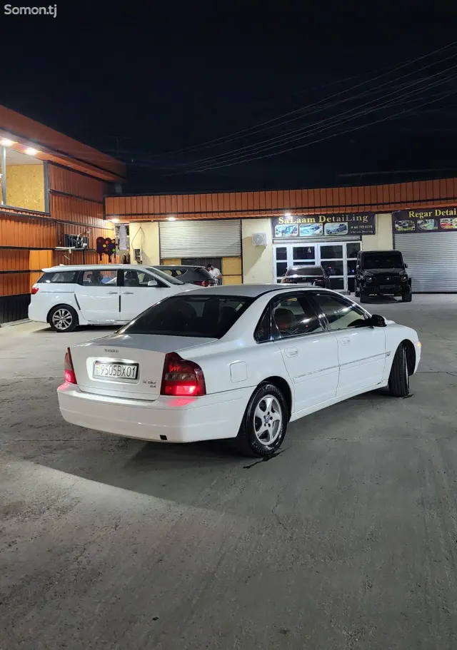 Volvo S80 2000 · 2.4 MT
