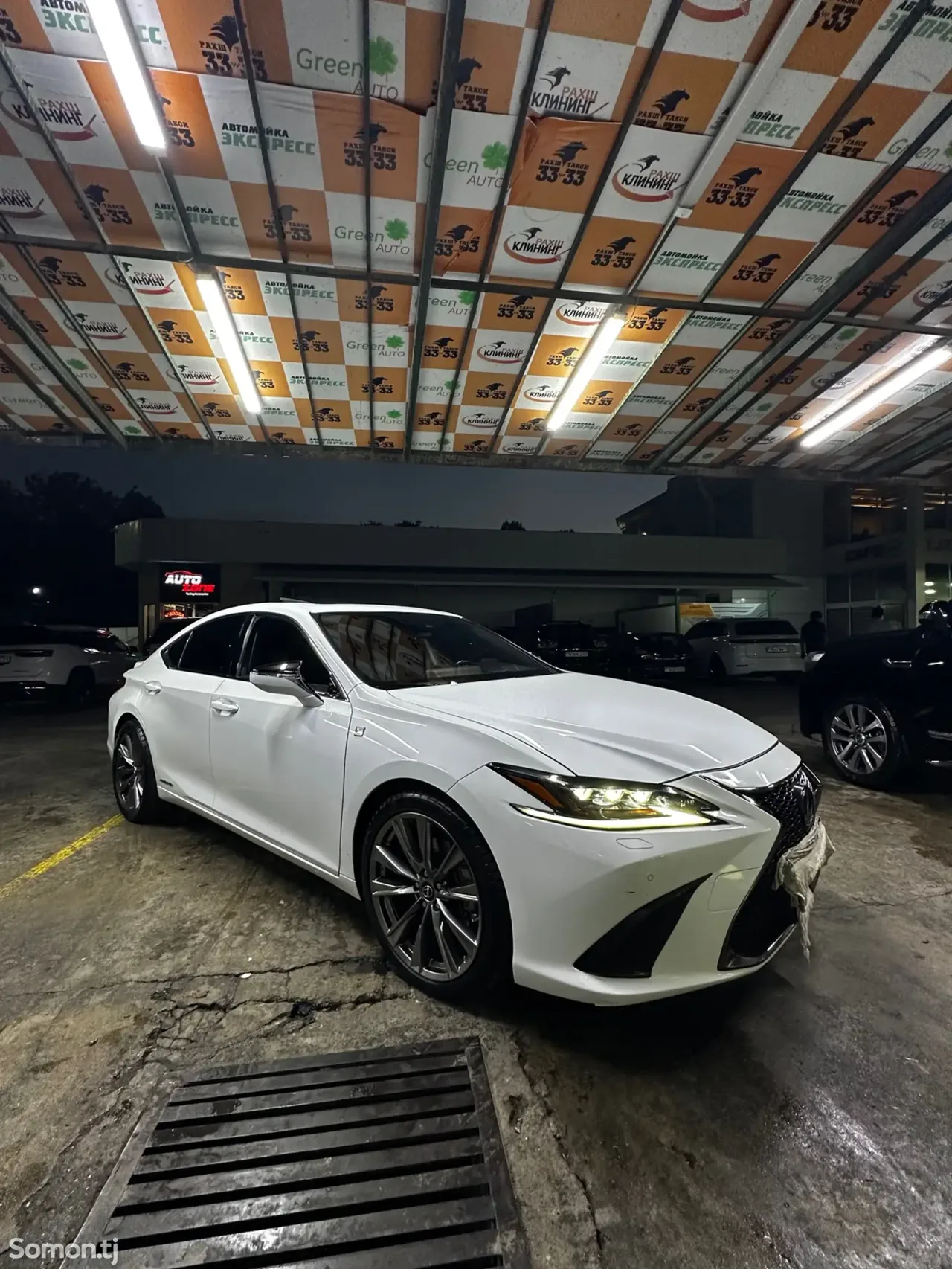 Lexus ES series 2019 · 3.0 AT