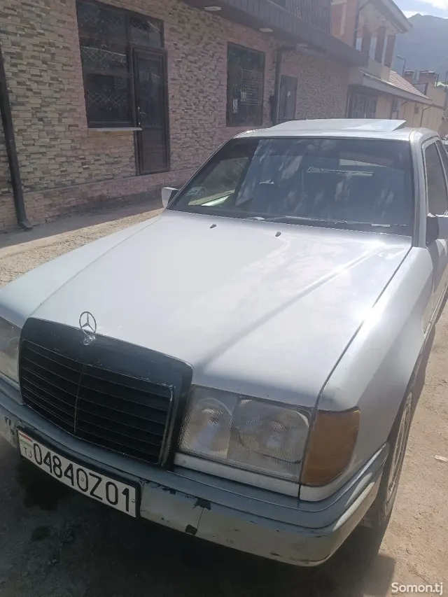 Mercedes-Benz W124 1992 · 2.0 MT