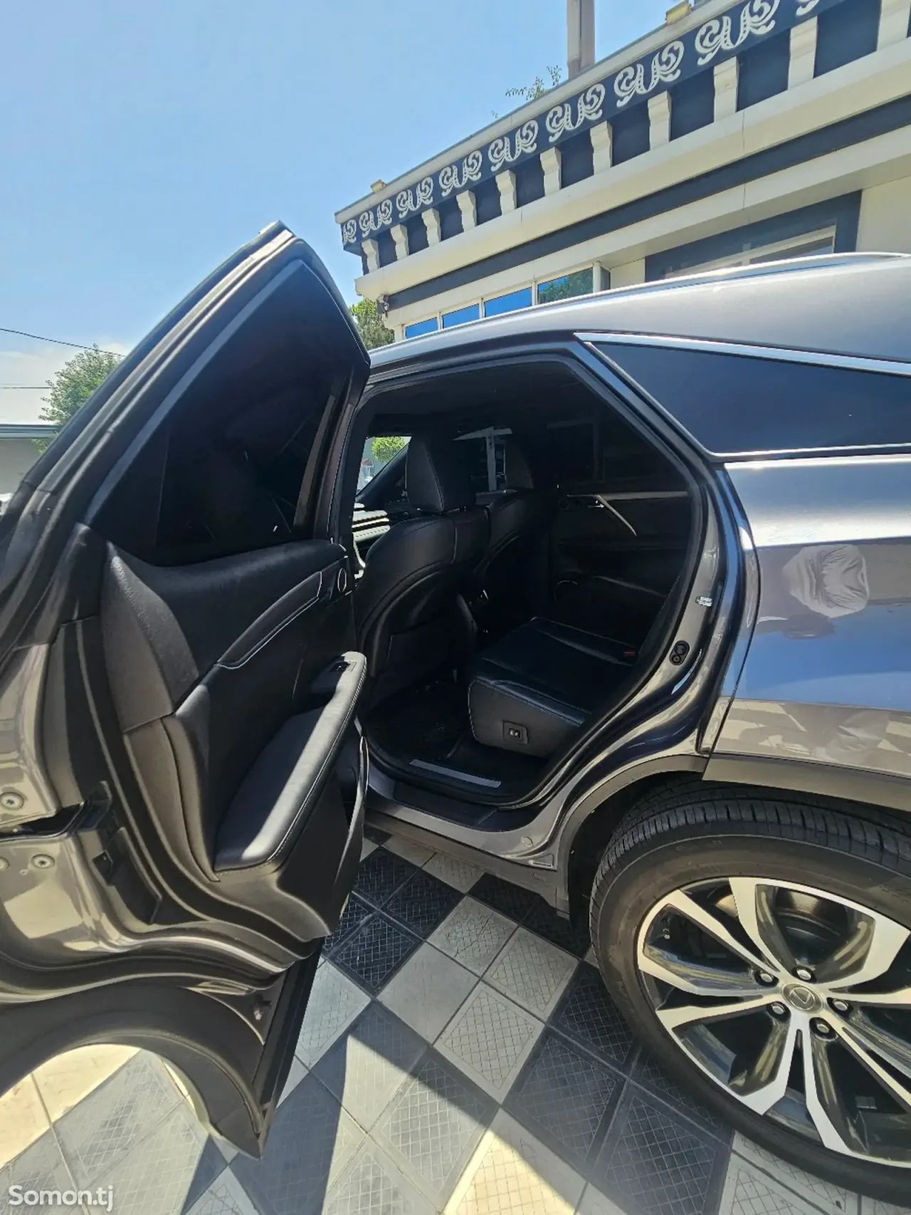 Lexus RX series 2016 · 3.5 AT