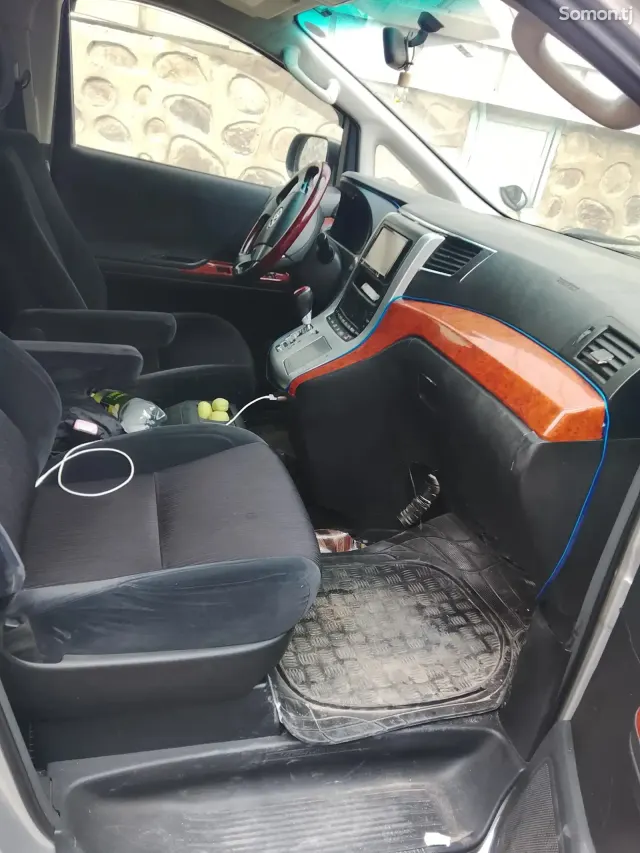 Toyota Vellfire 2008 · 2.4 AT