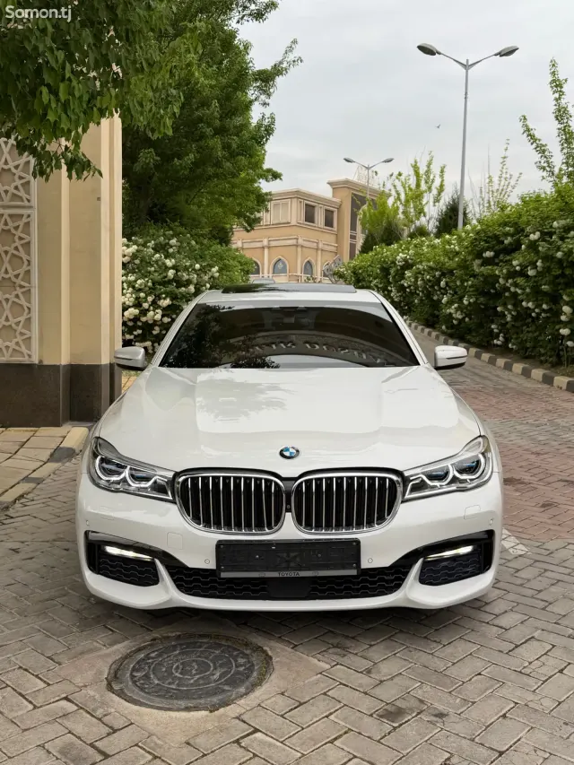 BMW 7 series 2017 · 4.0 AT