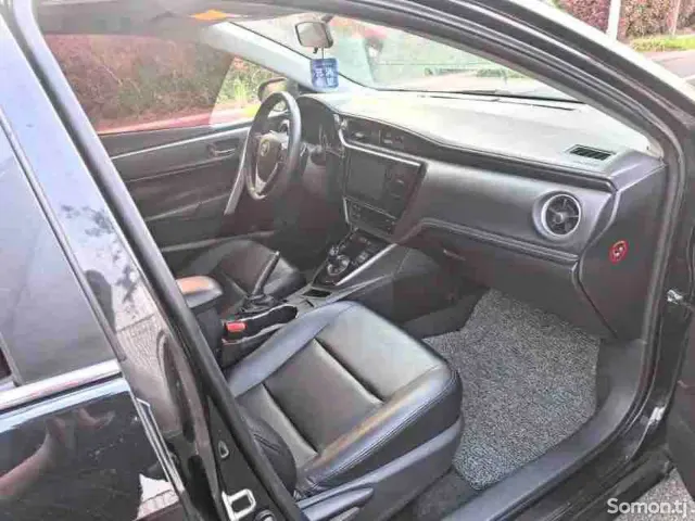 Toyota Corolla 2018 · 1.8 AT