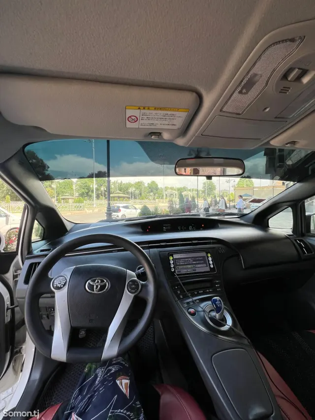 Toyota Prius 2012 · 1.8 AMT