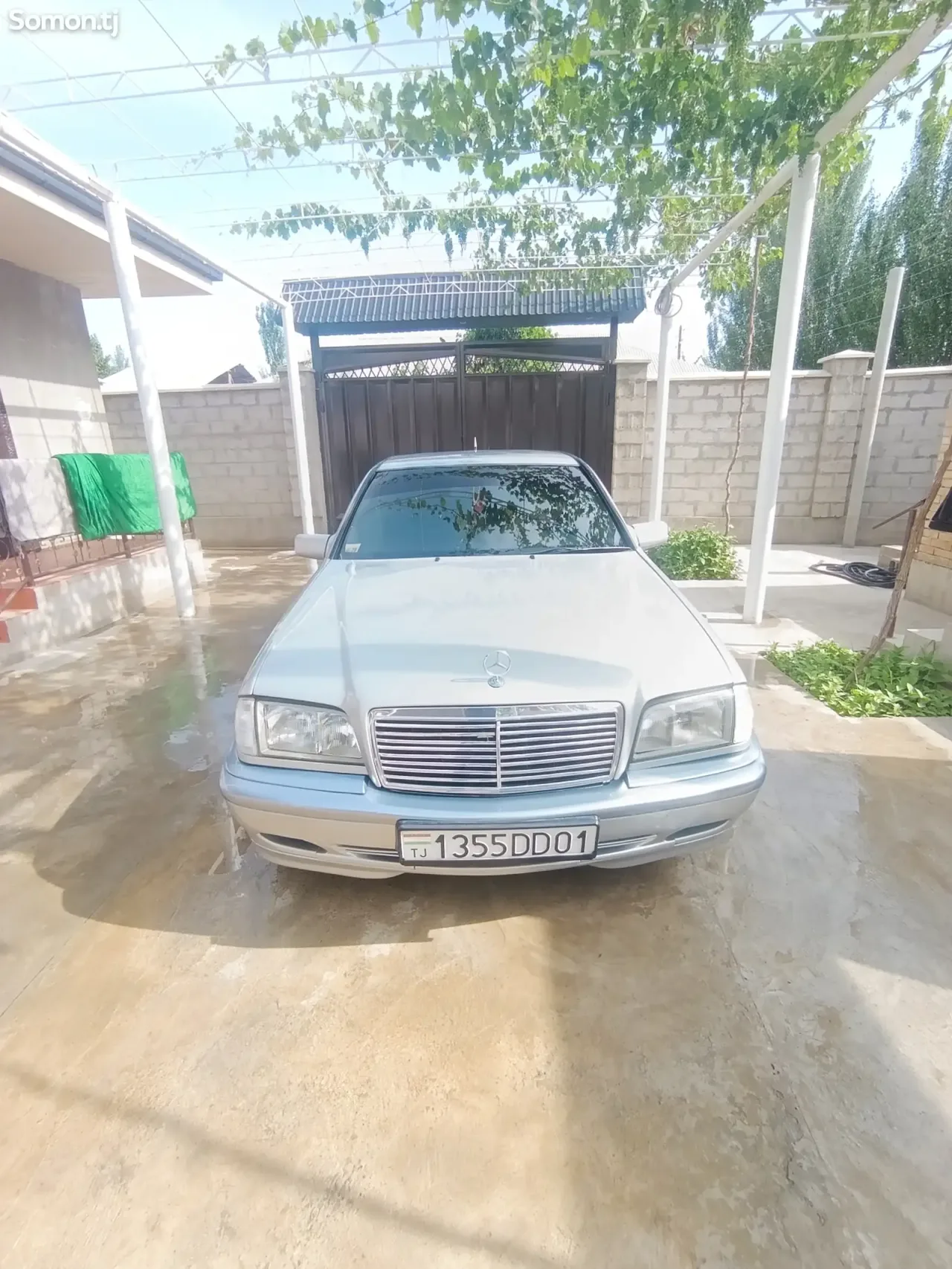 Mercedes-Benz W201 1998 · 1.6 MT
