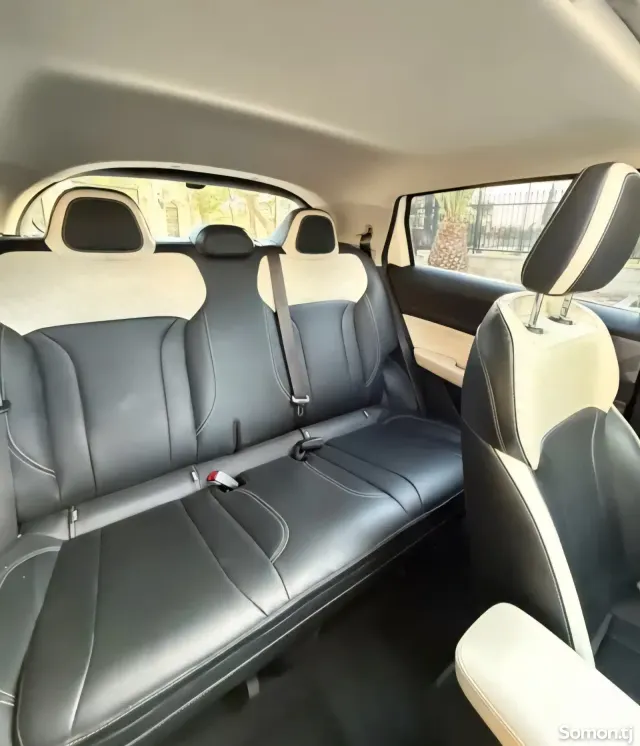 Geely Geometry E 2024 · AT
