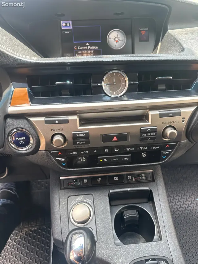 Lexus ES series 2014 · 3.0 AT