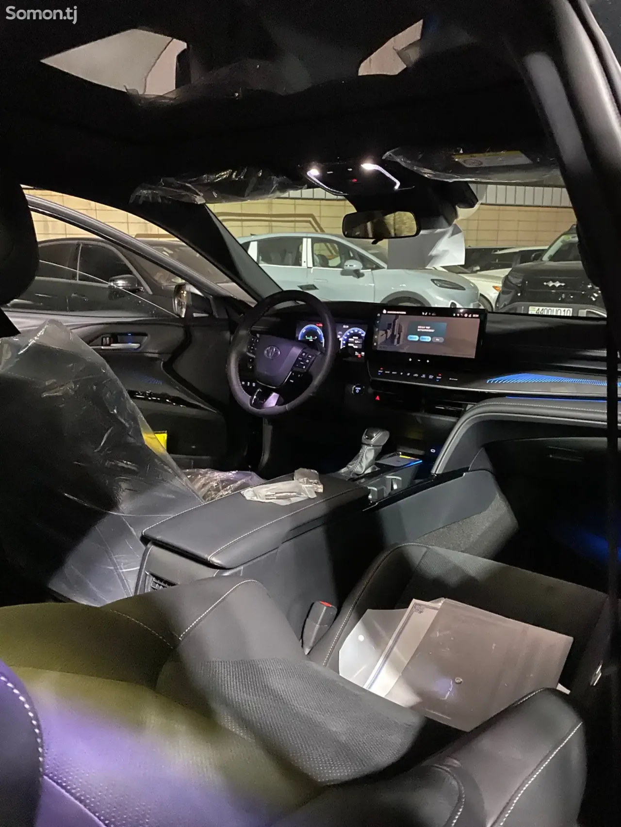 Toyota Camry 2026 · AT