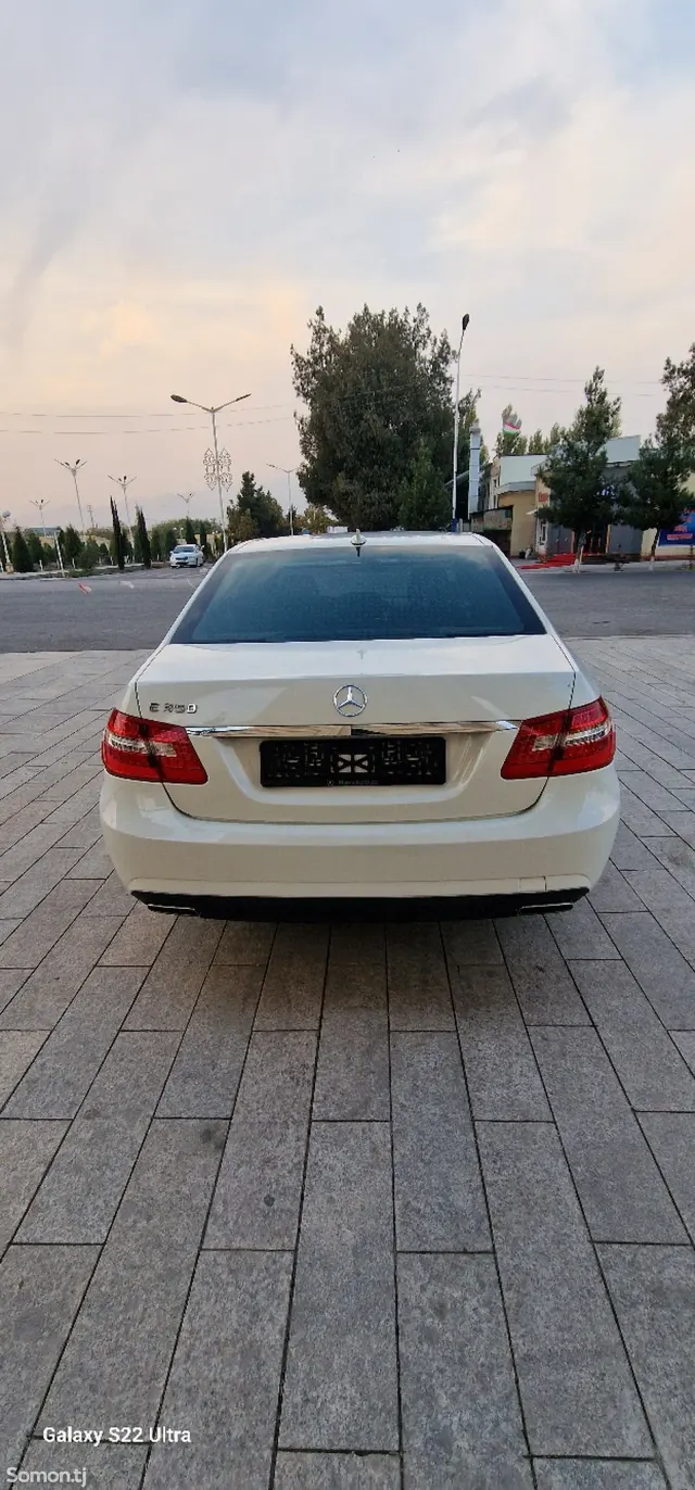 Mercedes-Benz E class 2010 · 3.5 AT