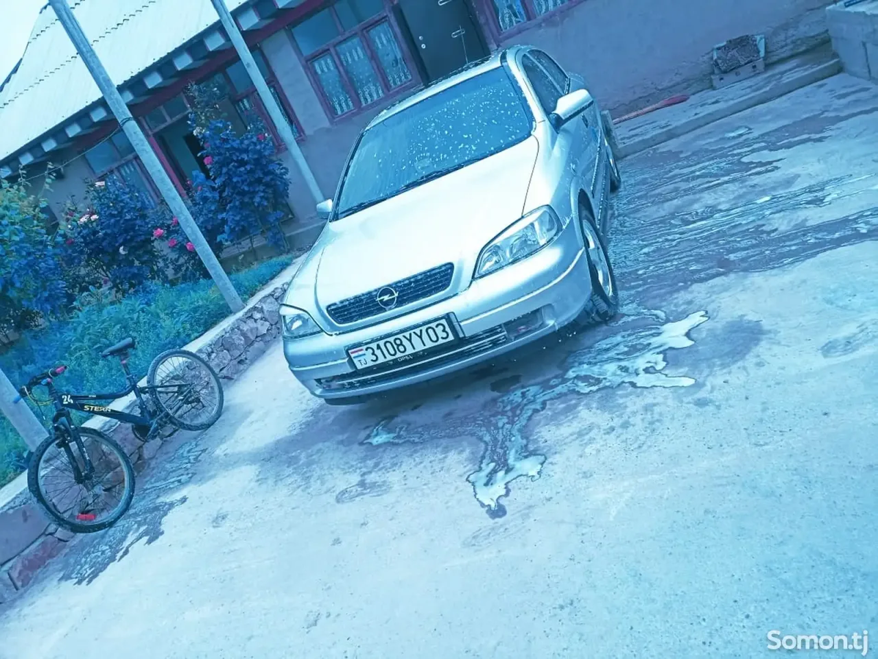 Opel Astra G 1999 · 1.6 MT