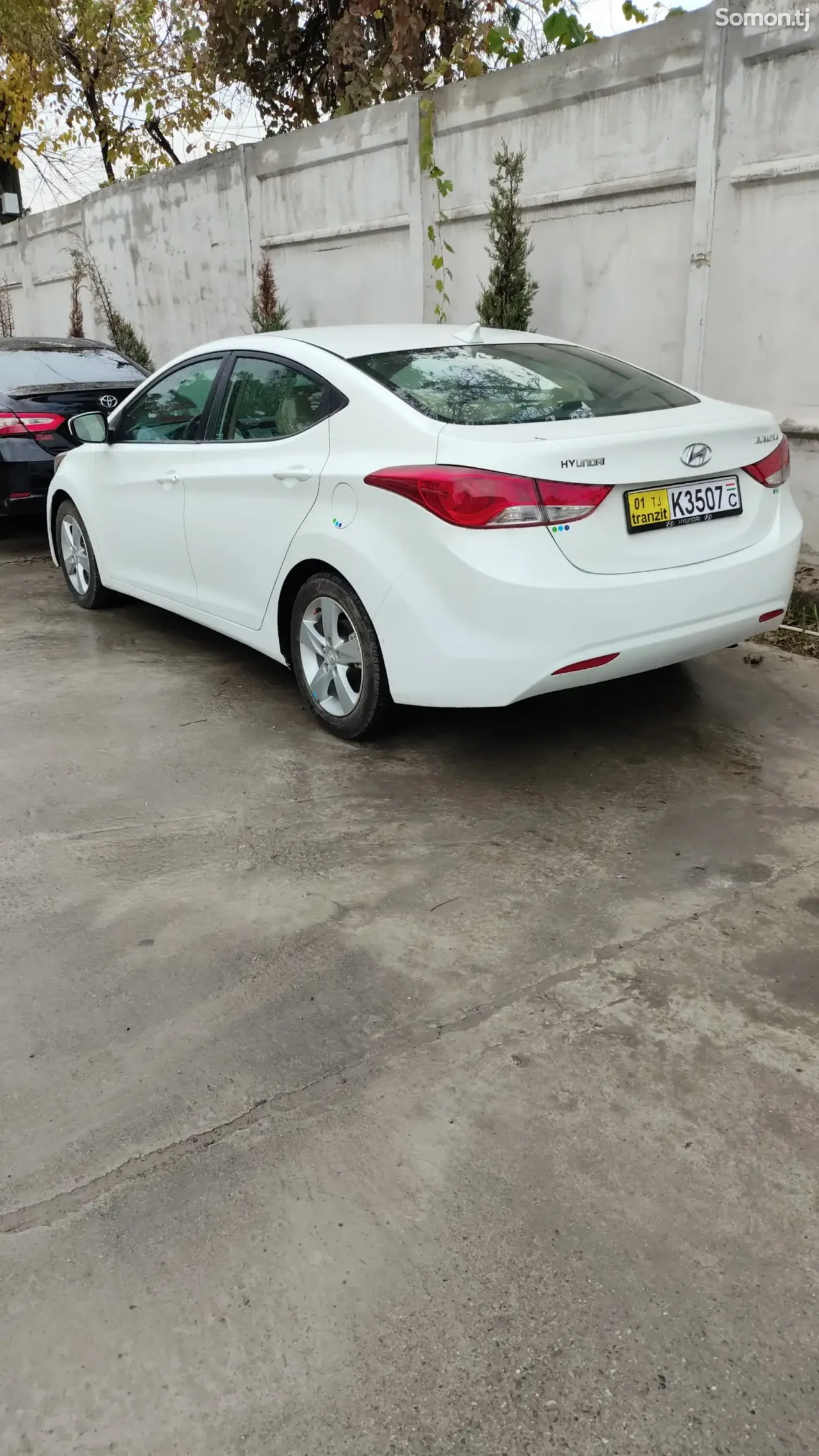 Hyundai Elantra 2013 · 1.8 AT