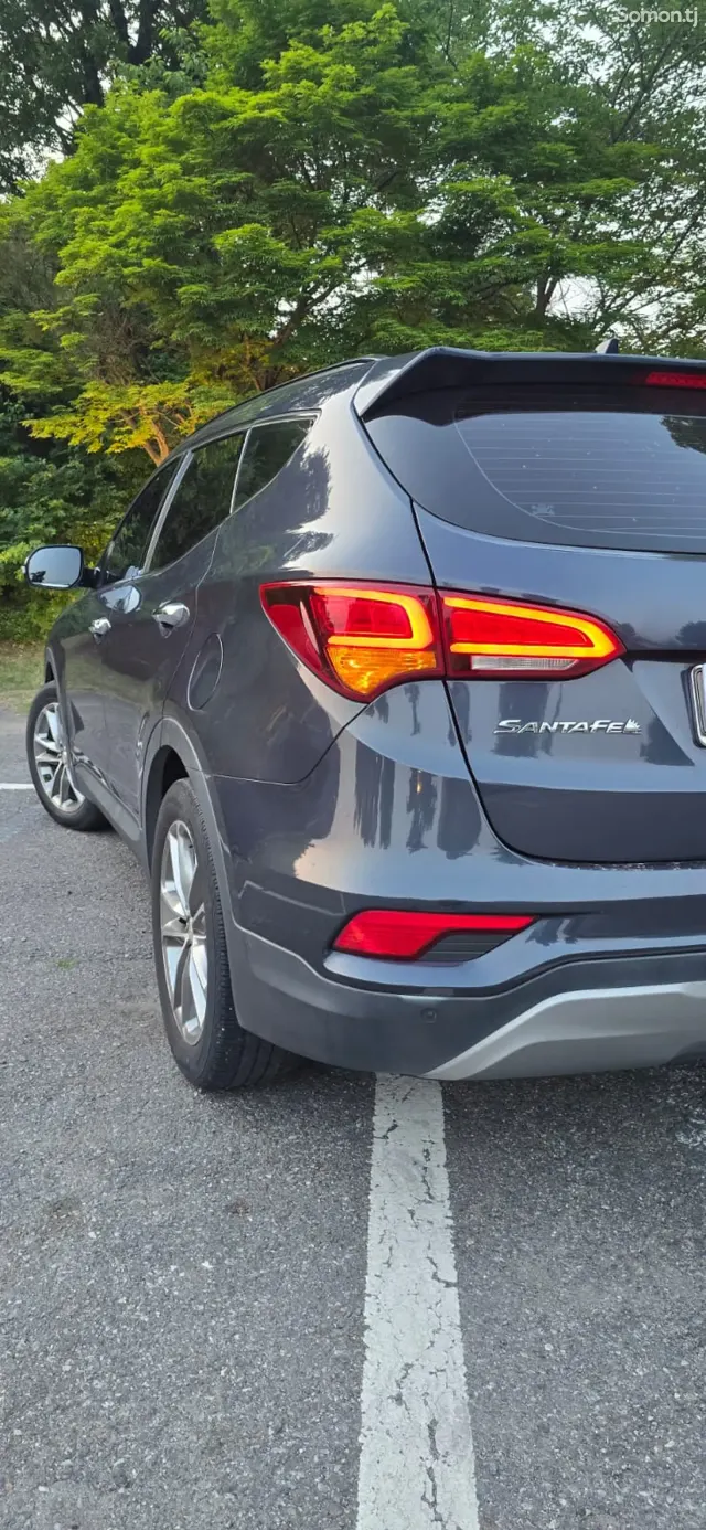 Hyundai Santa Fe 2016 · 2.2 AT
